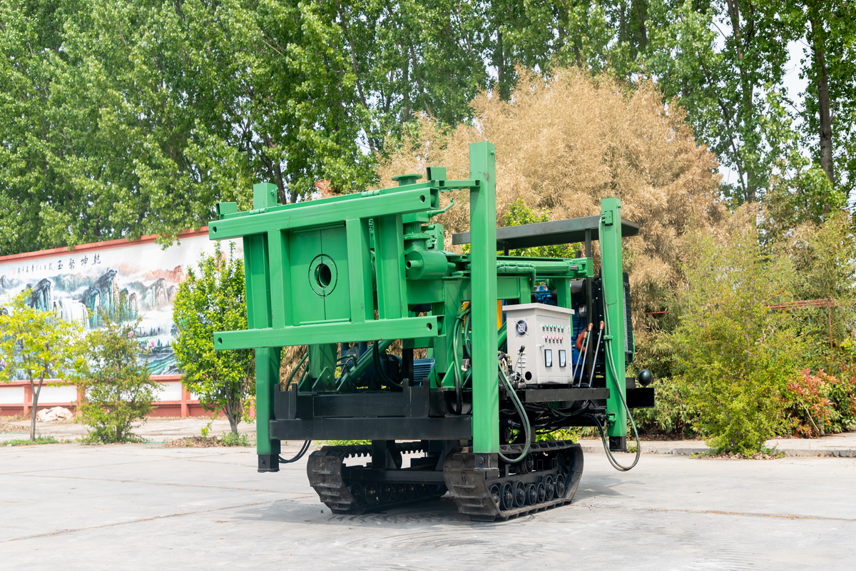 5寸橡膠履帶(dai)鑽機