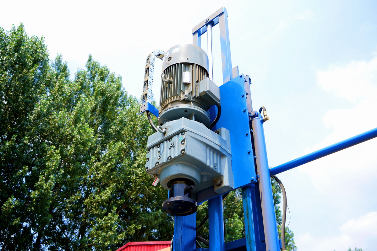 5.5m錨固鑽機(ji)