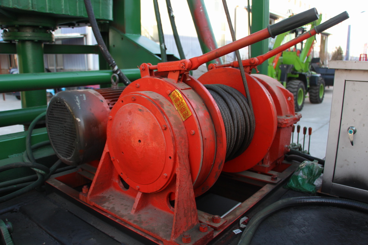 7寸鋼履帶反循環(huán)鑽機