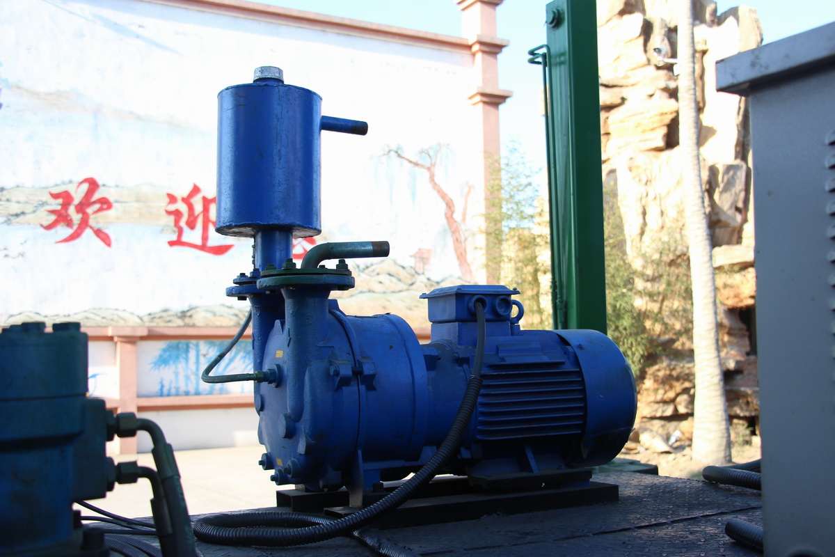 7寸鋼履(lǚ)帶反循環鑽機