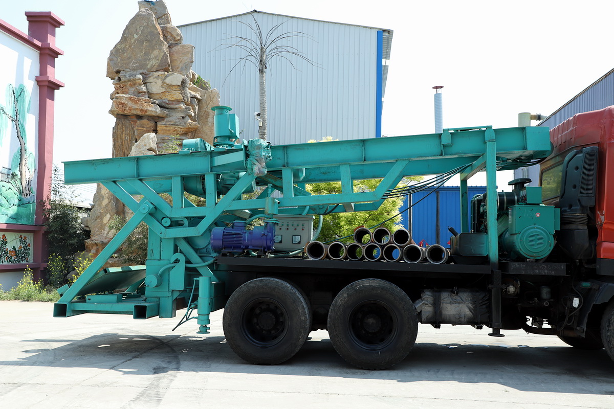 8寸後八(bā)輪汽車(che)鑽機