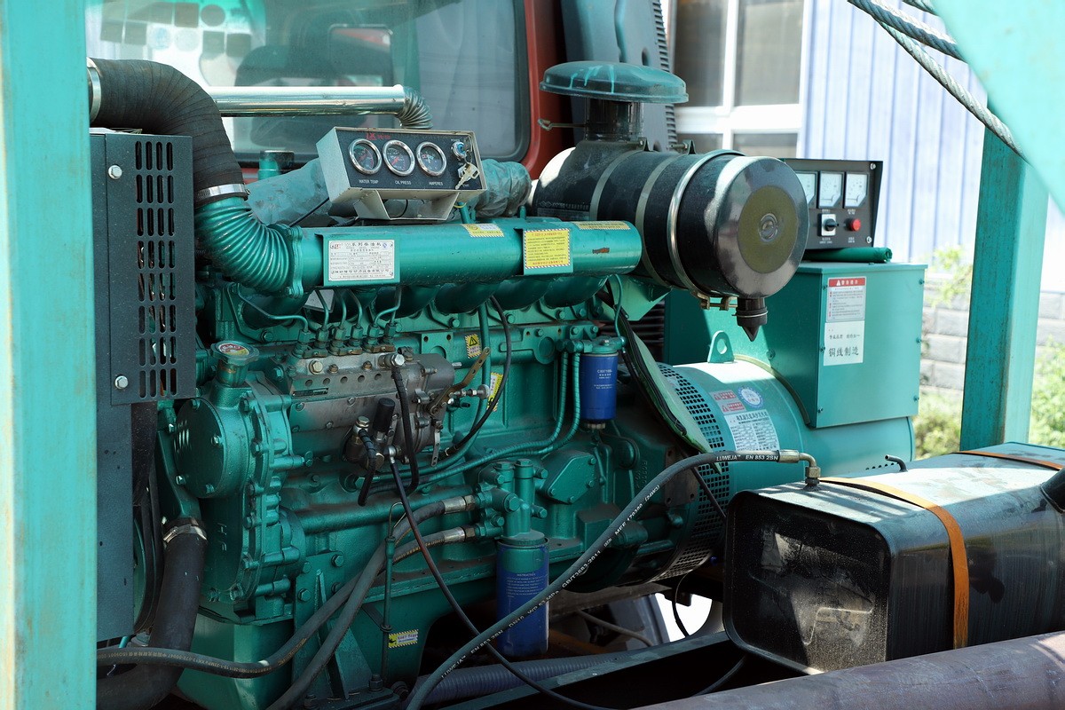 8寸後(hòu)八輪汽(qi)車鑽機(jī)